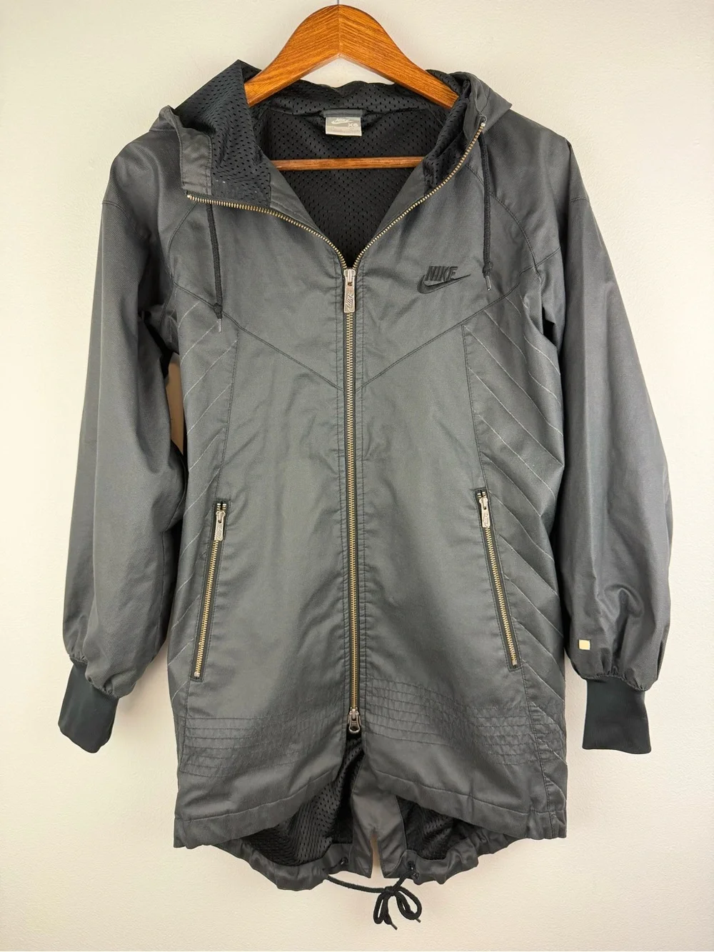 Vintage NIKE Longer Cut Hooded Windbreaker Zip-Up Jacket
